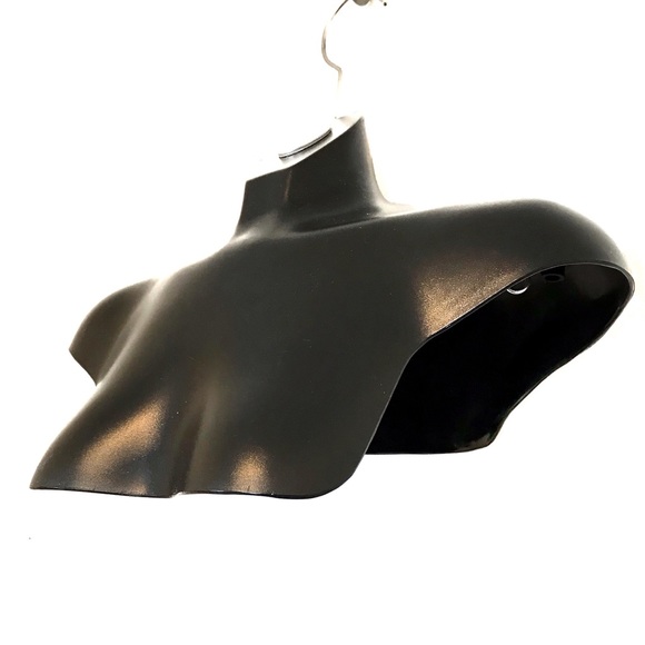 Bust form hanger - Picture 2 of 5